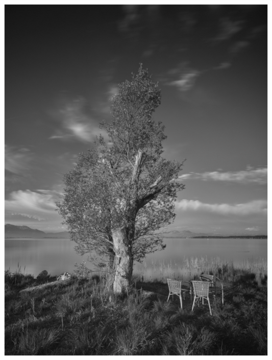 "two chairs" - Infrarotfotografie am Chiemsee