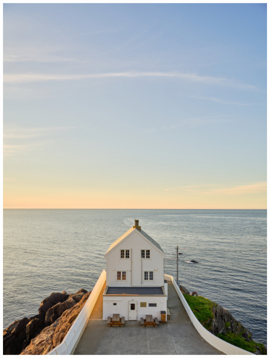 the white lighthouse